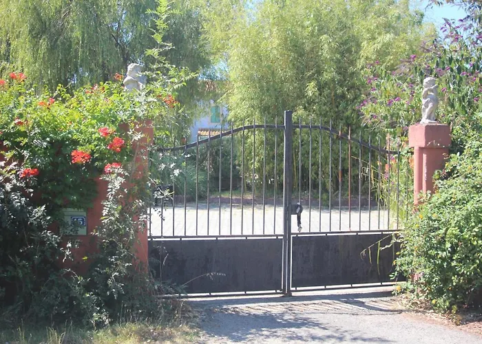 L Entredeux Apartment *